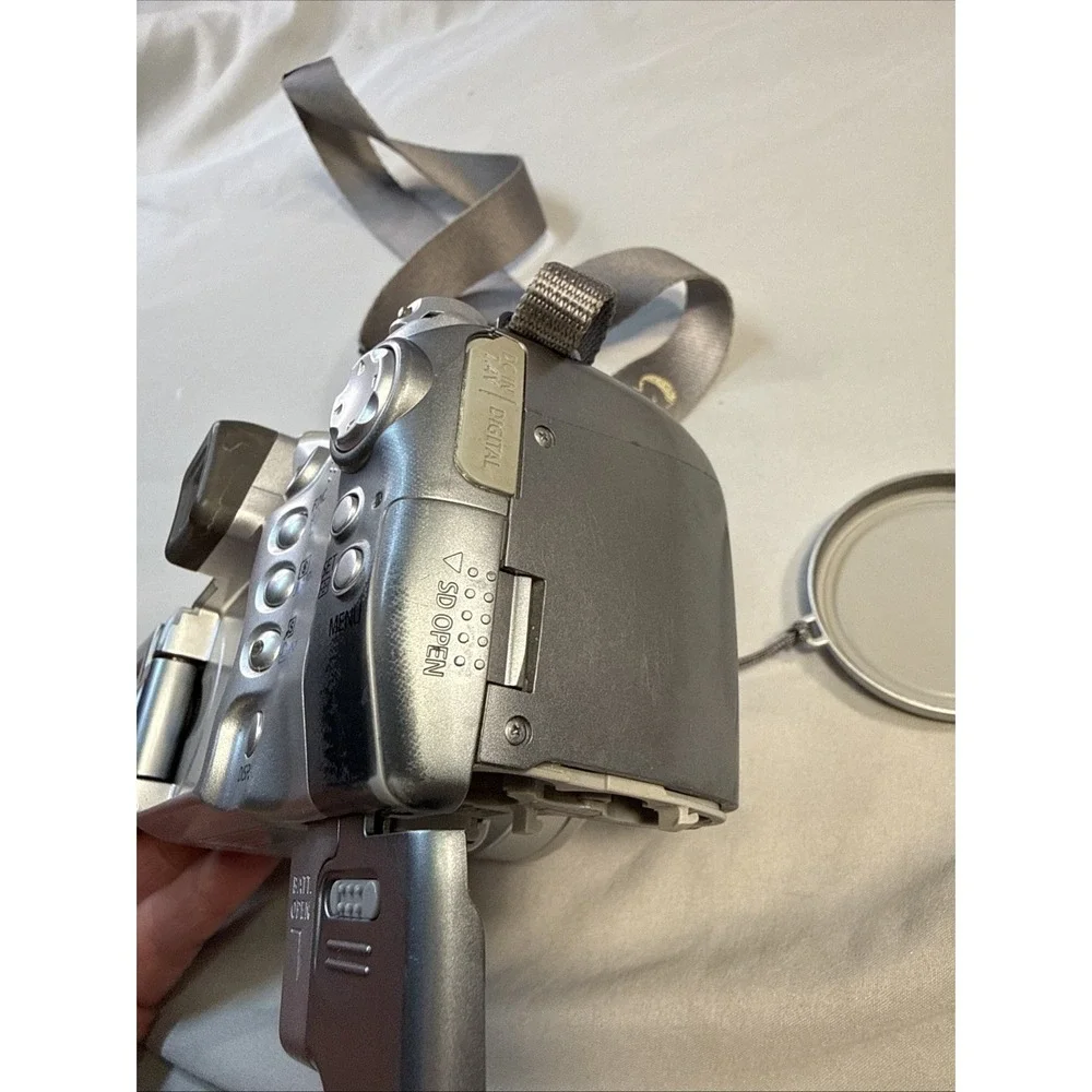Canon PowerShot S2 IS 5.0MP Digital Camera - Silver As-Is W/cap & Strap